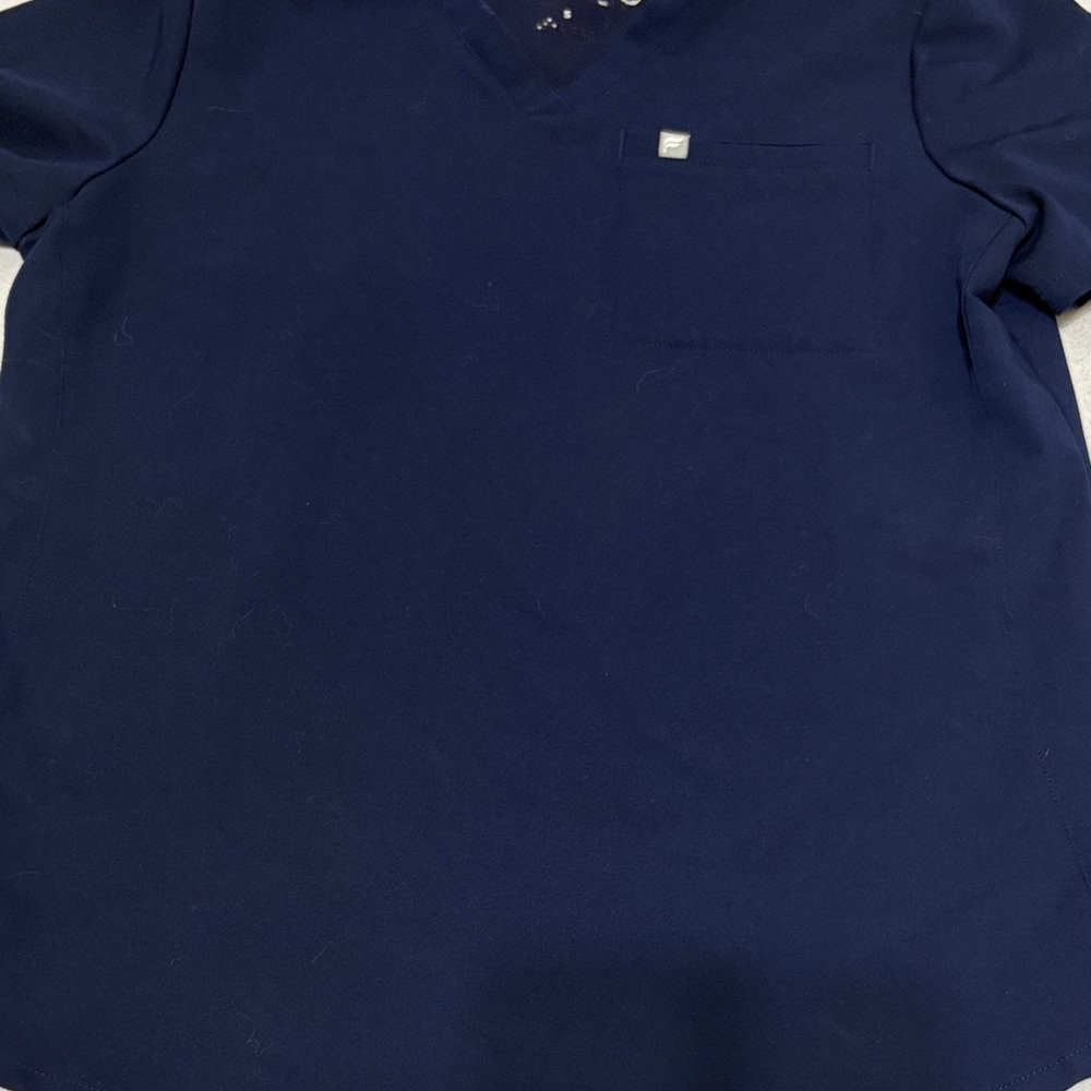 Fabletics scrub top small - Picture 2 of 3